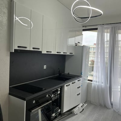 Miete einer geräumigen 3-Zimmer-Wohnung im Stadtteil Alen Mak, Varna, Bulgarien